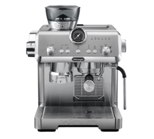 La machine à expresso Vue De Face de Specialista Opera est une machine à expresso en acier inoxydable équipée d'un moulin à café intégré et d'un manomètre. Elle est dotée d'un porte-filtre et d'une buse à vapeur, mettant en valeur la marque sur sa face avant. De plus, elle est livrée avec une garantie de 3 ans pour plus de tranquillité d'esprit.
